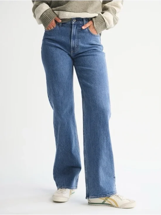 Abercrombie & Fitch Light Blue High Rise 90s Relaxed Jeans - Picture 4 of 5